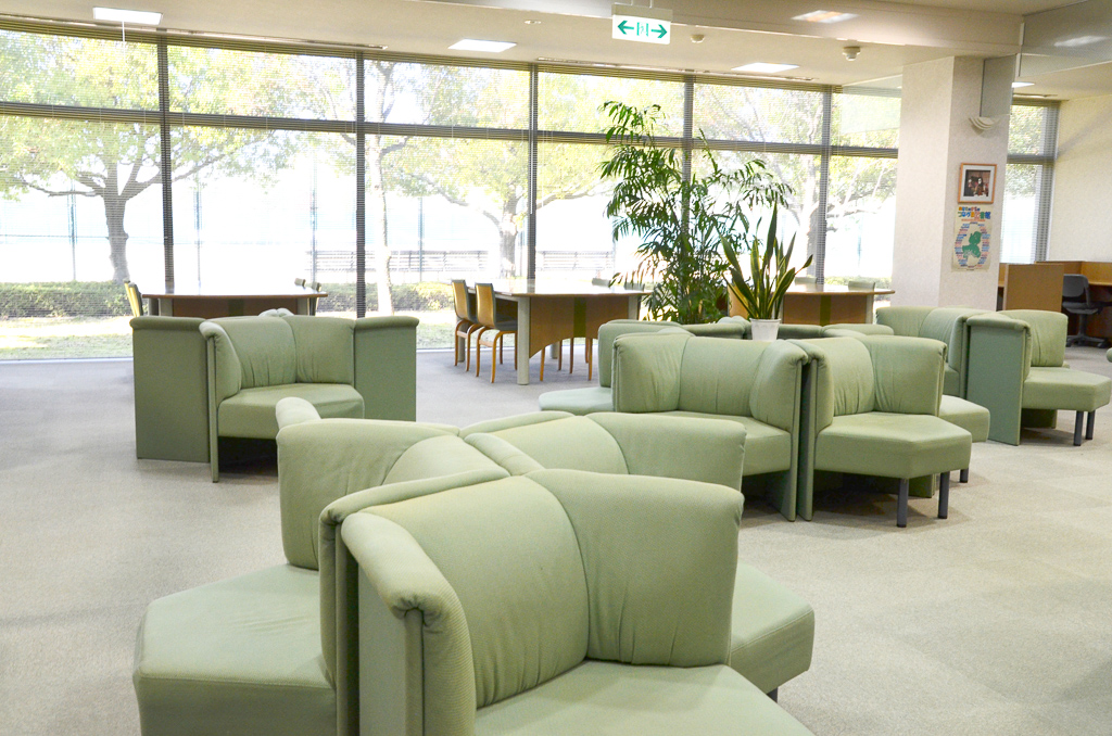 ブラウンジングコーナーの様子